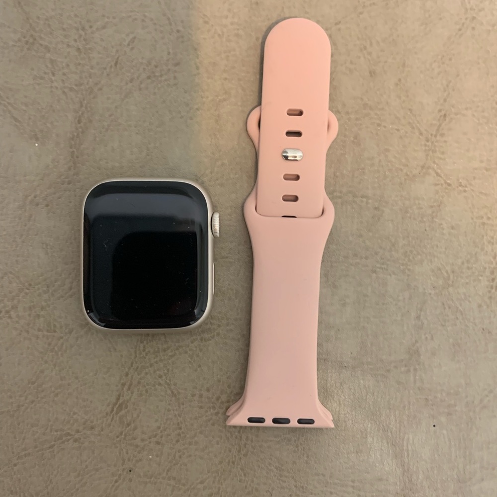 Series 7 Apple Watch 45mm GPS, Aluminum